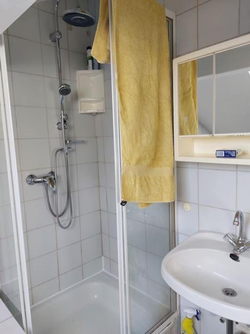 Helle Ruhige Zimmer Zu Vermieten Kassel Exteriör bild