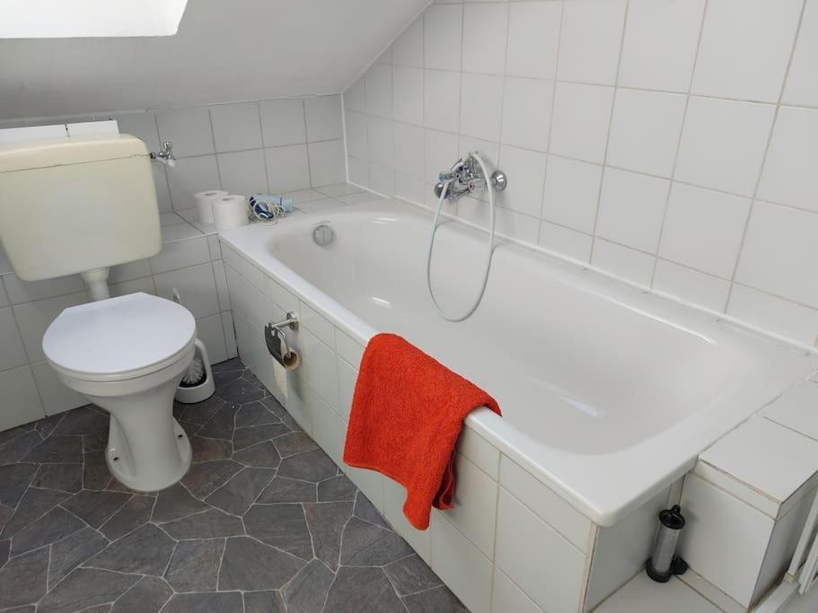 Helle Ruhige Zimmer Zu Vermieten Kassel Exteriör bild